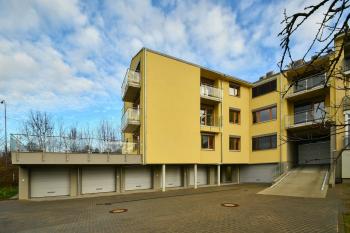 EFI Residence Holzova - parking - 3